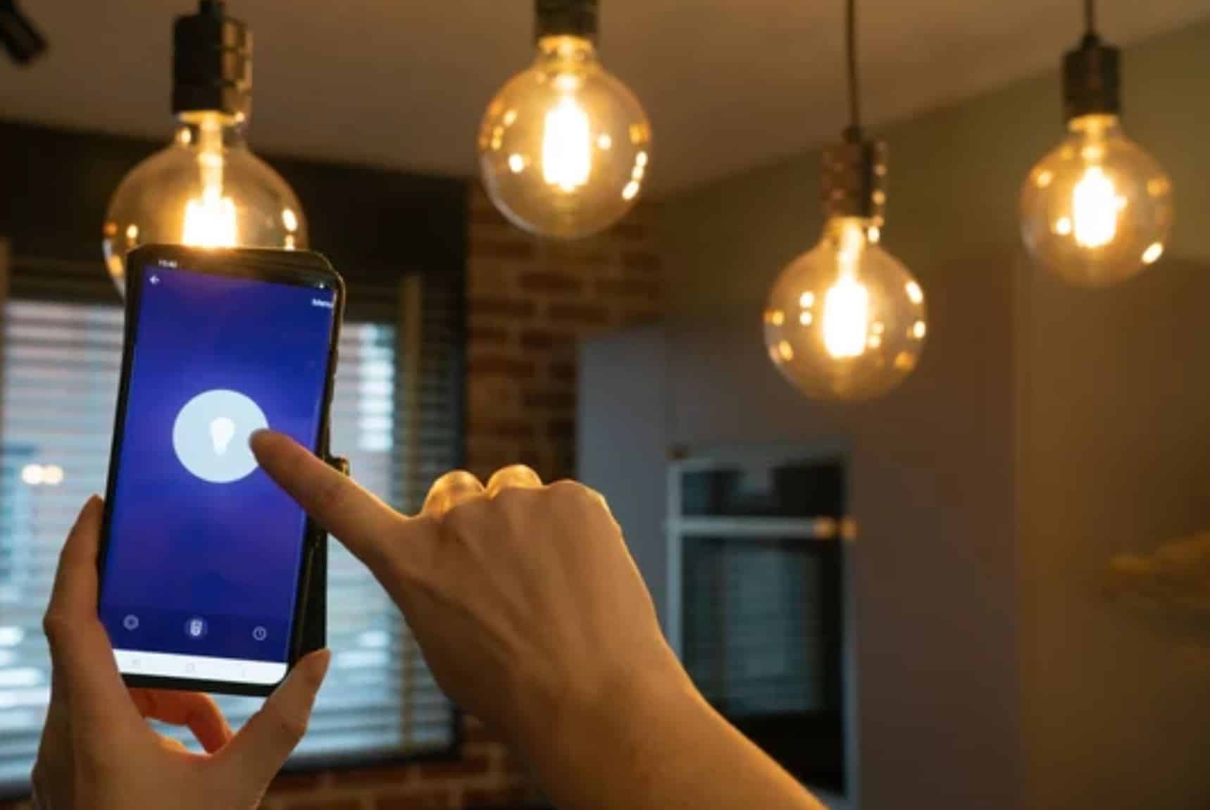 Do you need smart plugs with smart lightbulbs? In Detail